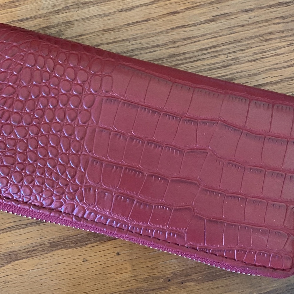 Elegant Red Crocodile-Embossed Wallet